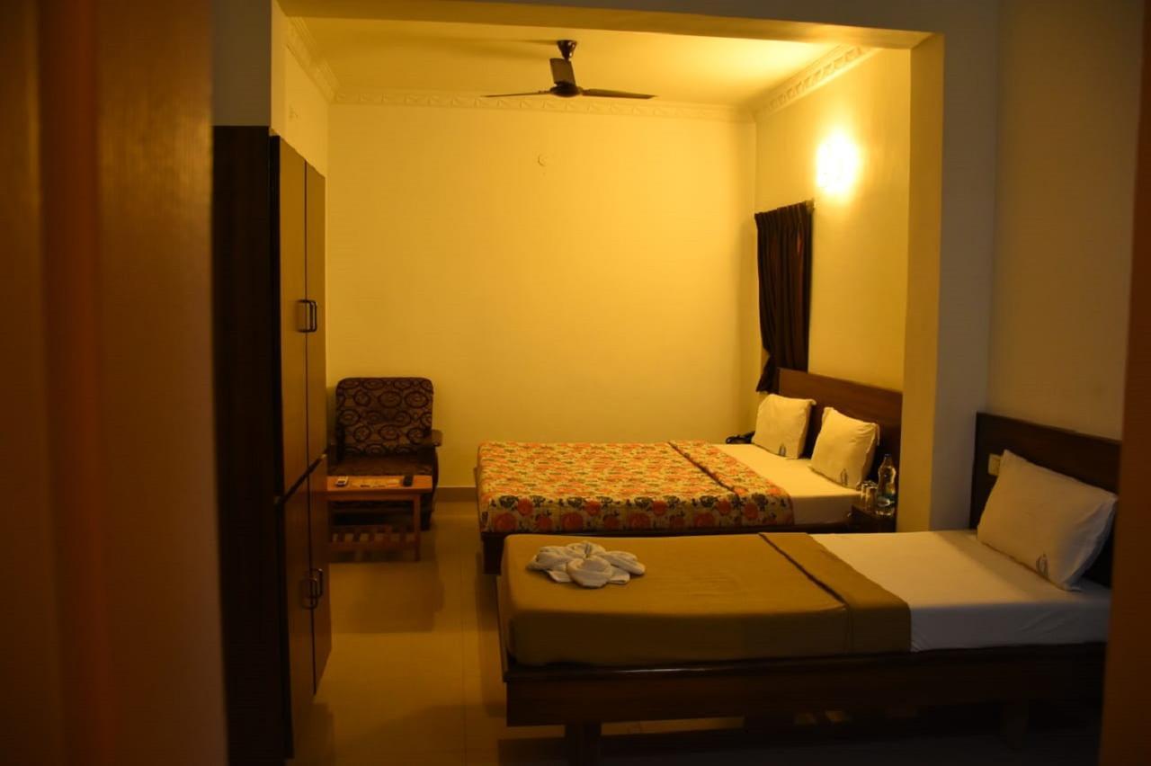 Hotel Palacial Pondi Puducherry Eksteriør billede